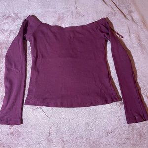 Off the shoulder long sleeve burgundy maroon purple top. Woman S